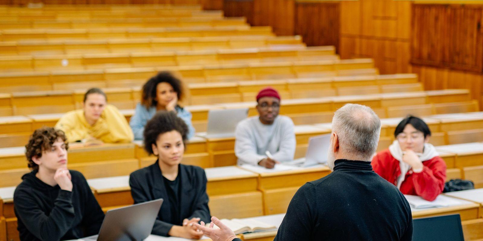Cómo sacar el máximo provecho de tus visitas a los campus universitarios en la Florida para tomar una decisión informada