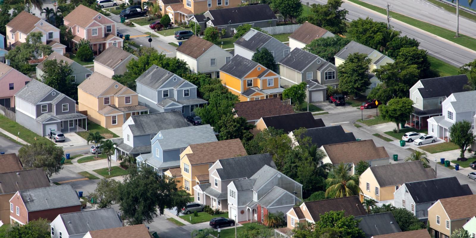 "Florida invierte históricamente en hogares asequibles para todos"
