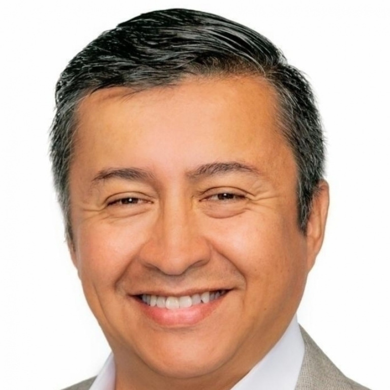 Guillermo Martinez Logo